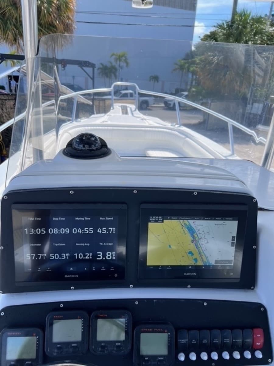 2001 Boston Whaler 26 Outrage