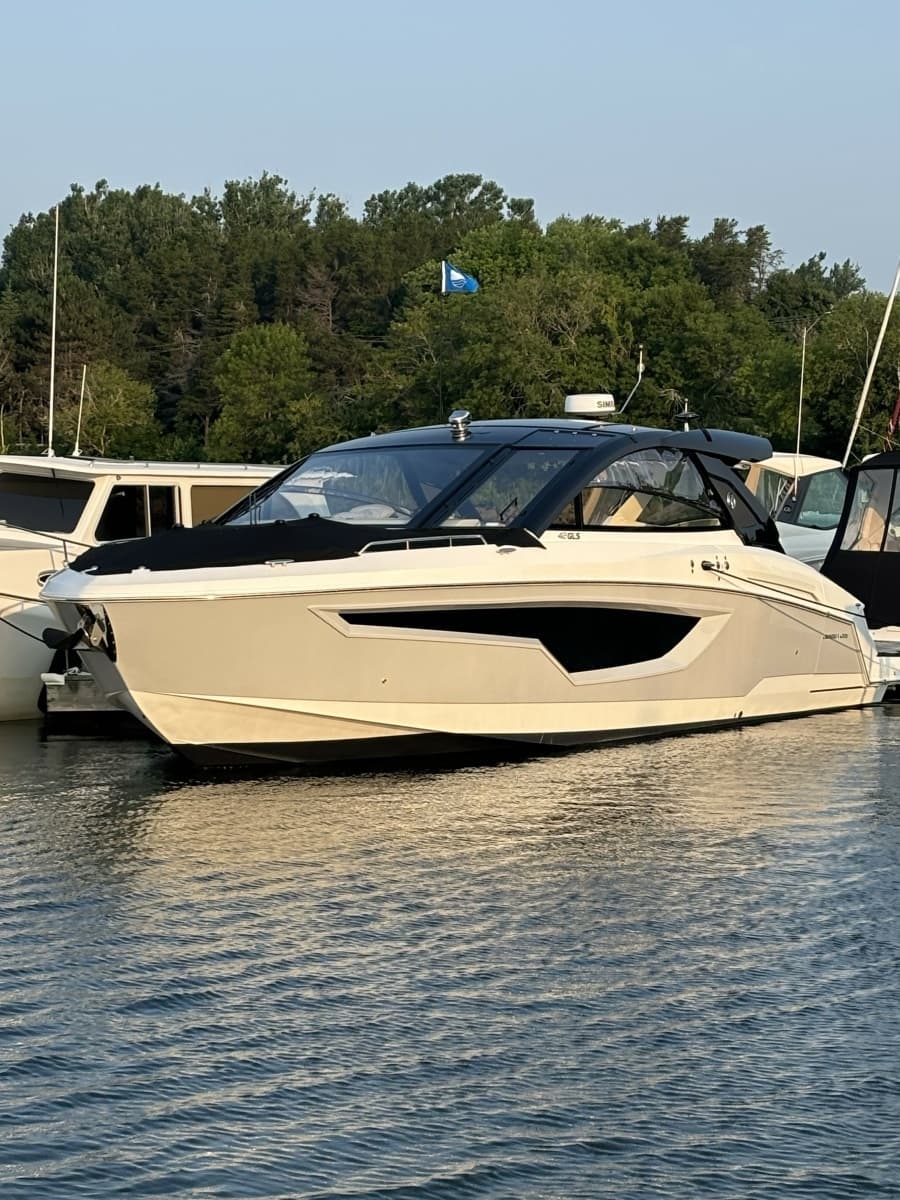 2024 Cruisers Yachts 42 GLS OB