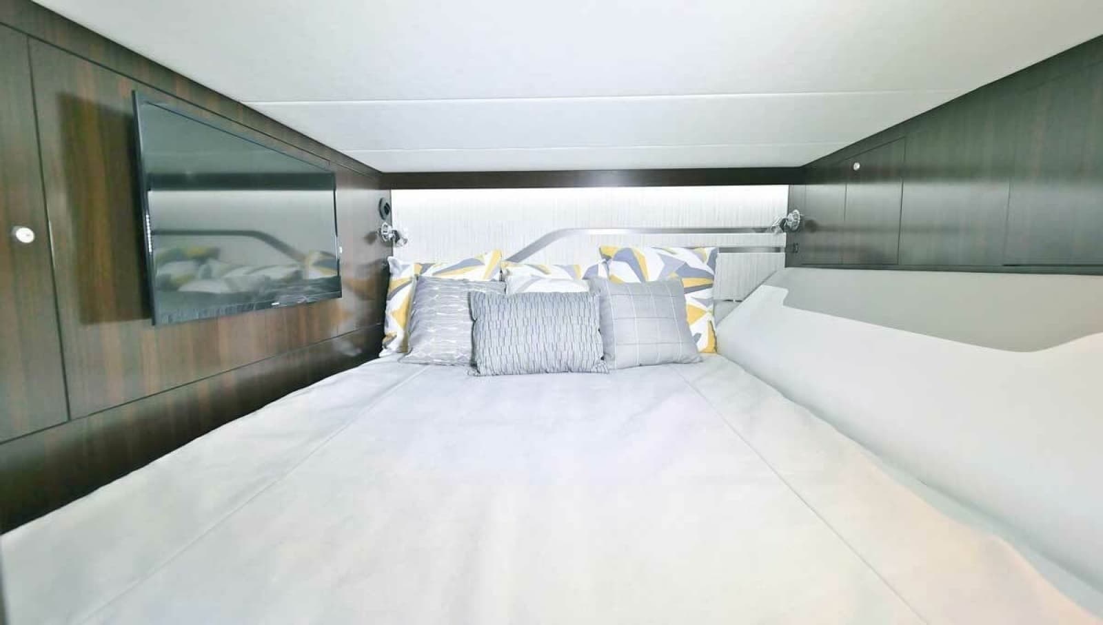 2024 Cruisers Yachts 42 GLS OB