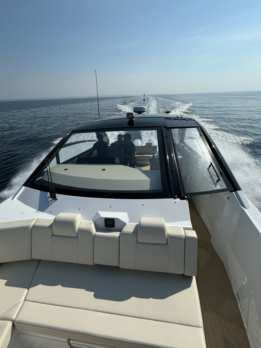 2024 Cruisers Yachts 42 GLS OB