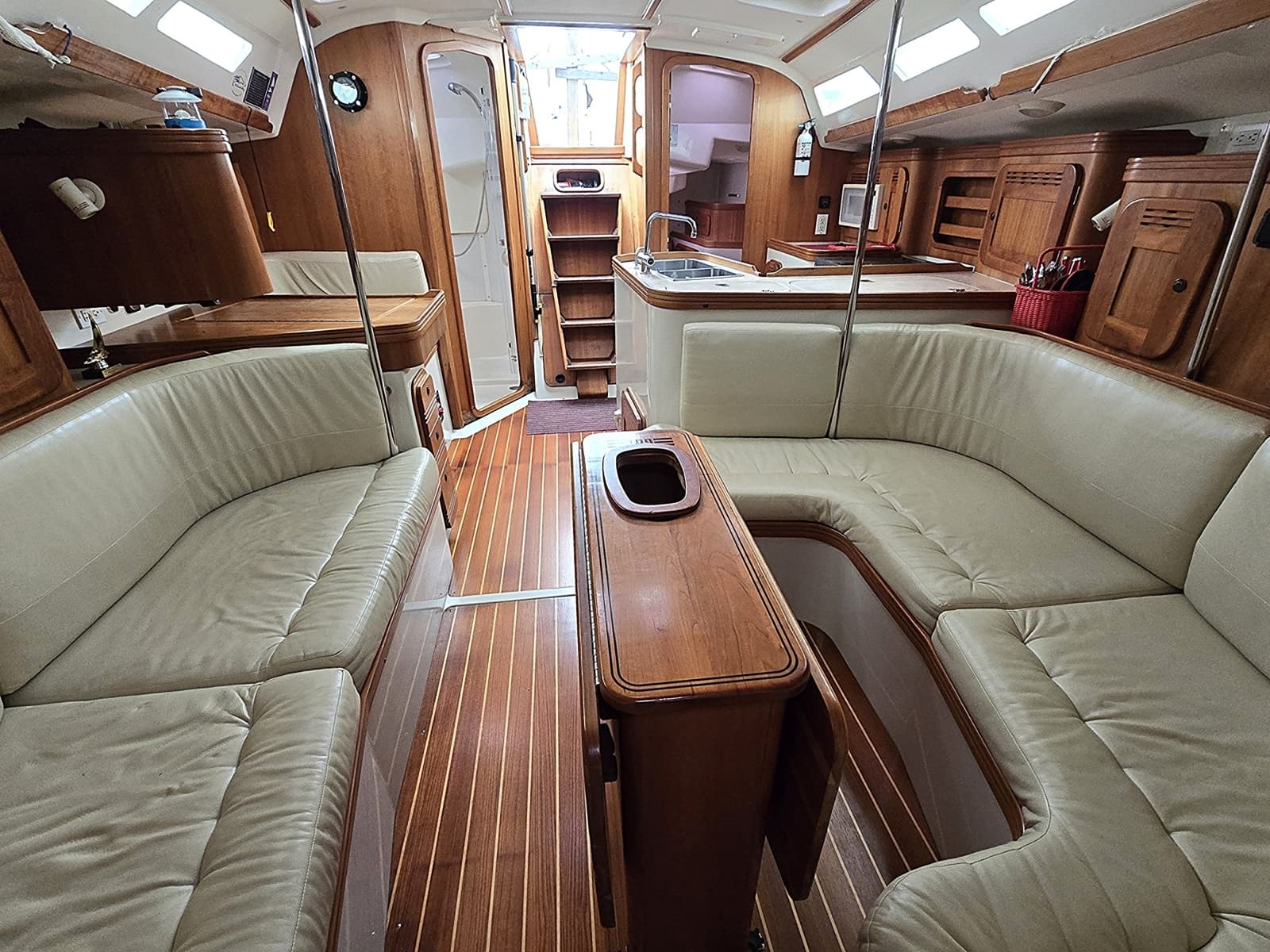 Saloon aft