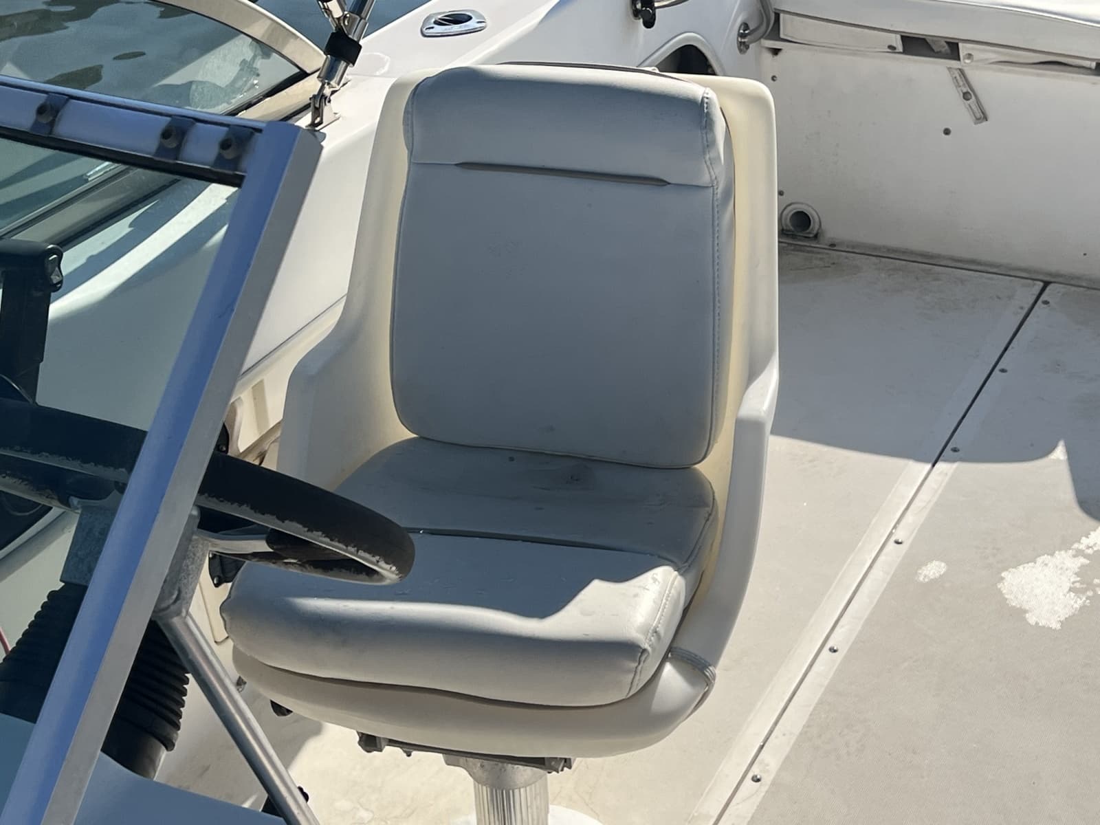 2000 Boston Whaler 18 Ventura Bowrider