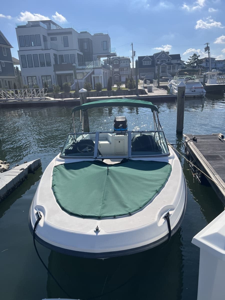2000 Boston Whaler 18 Ventura Bowrider