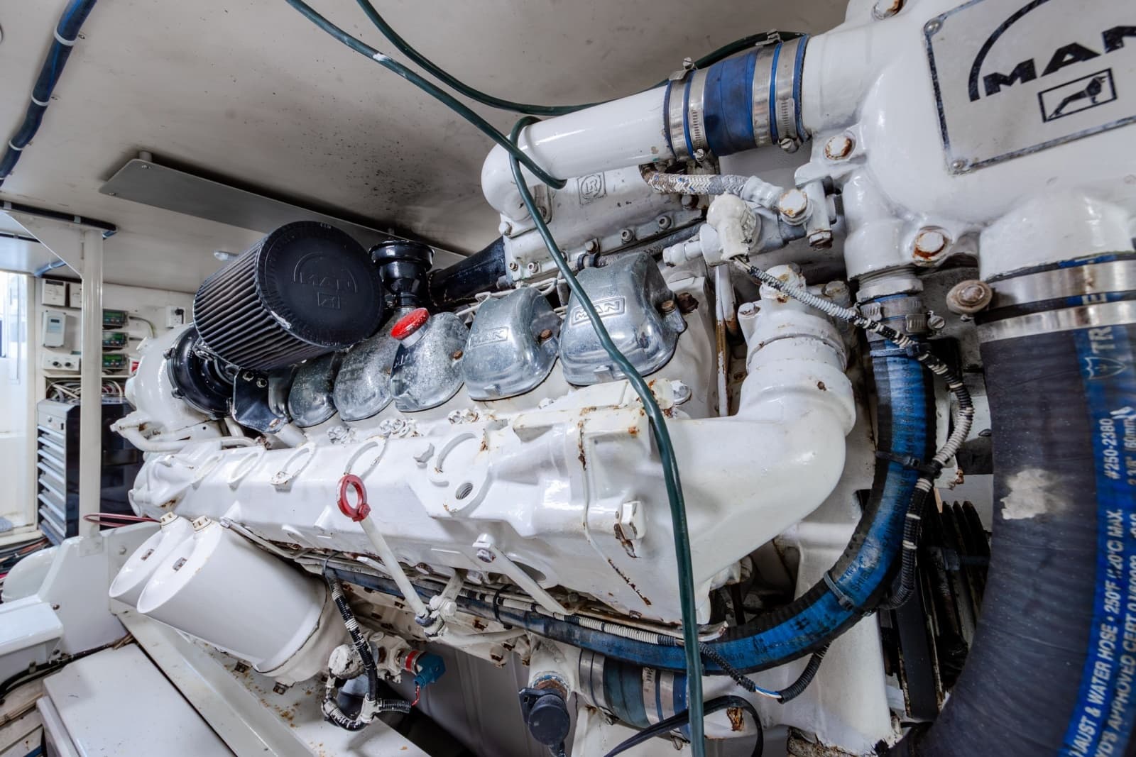 2000 Viking 55 Convertible