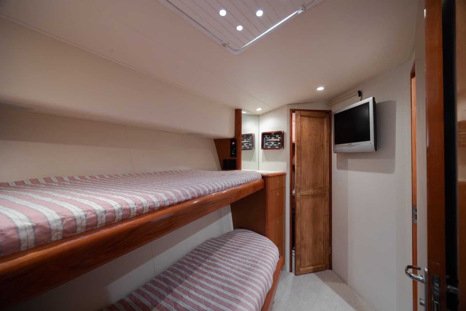 2000 Viking 55 Convertible