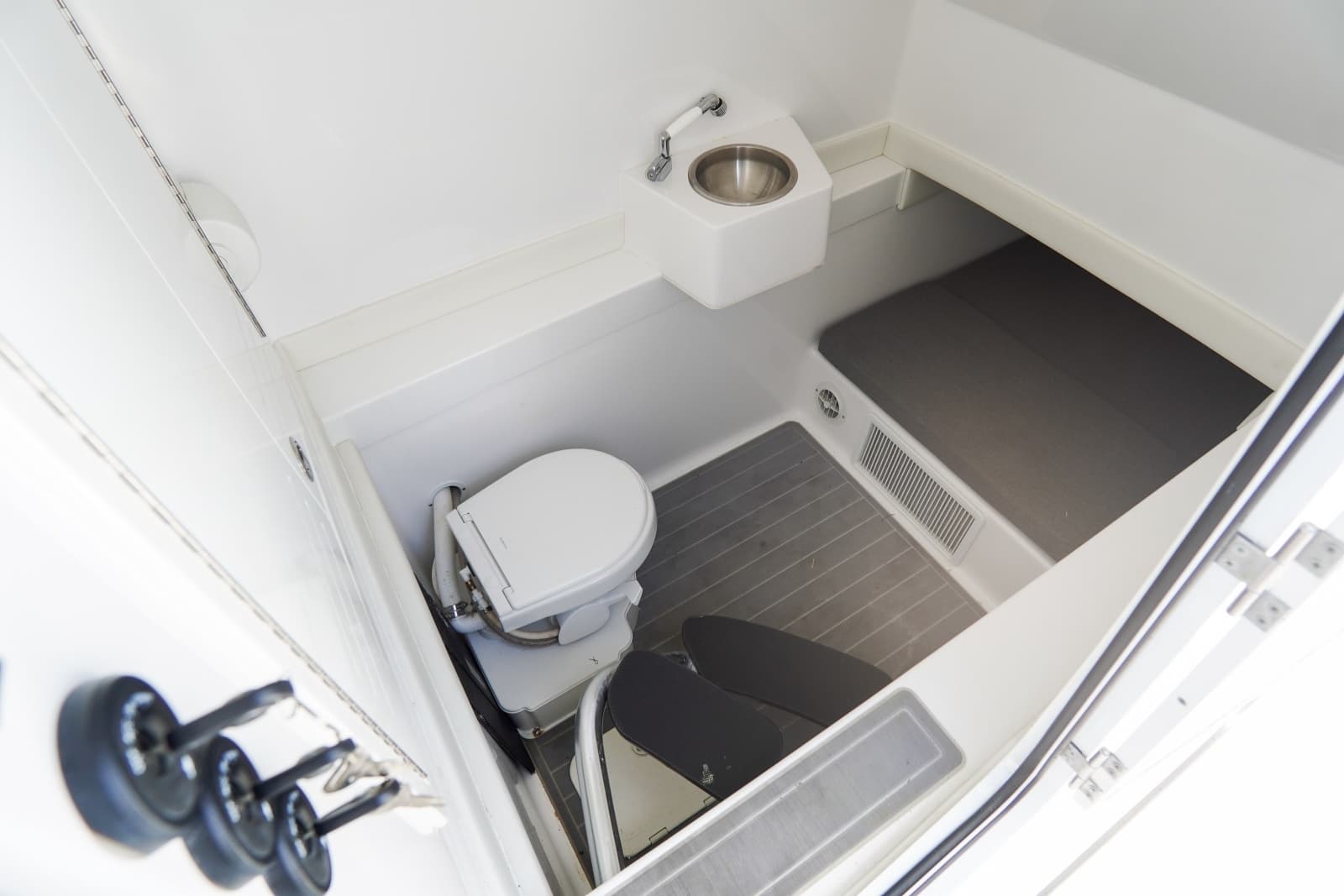 2024 Front Runner CC