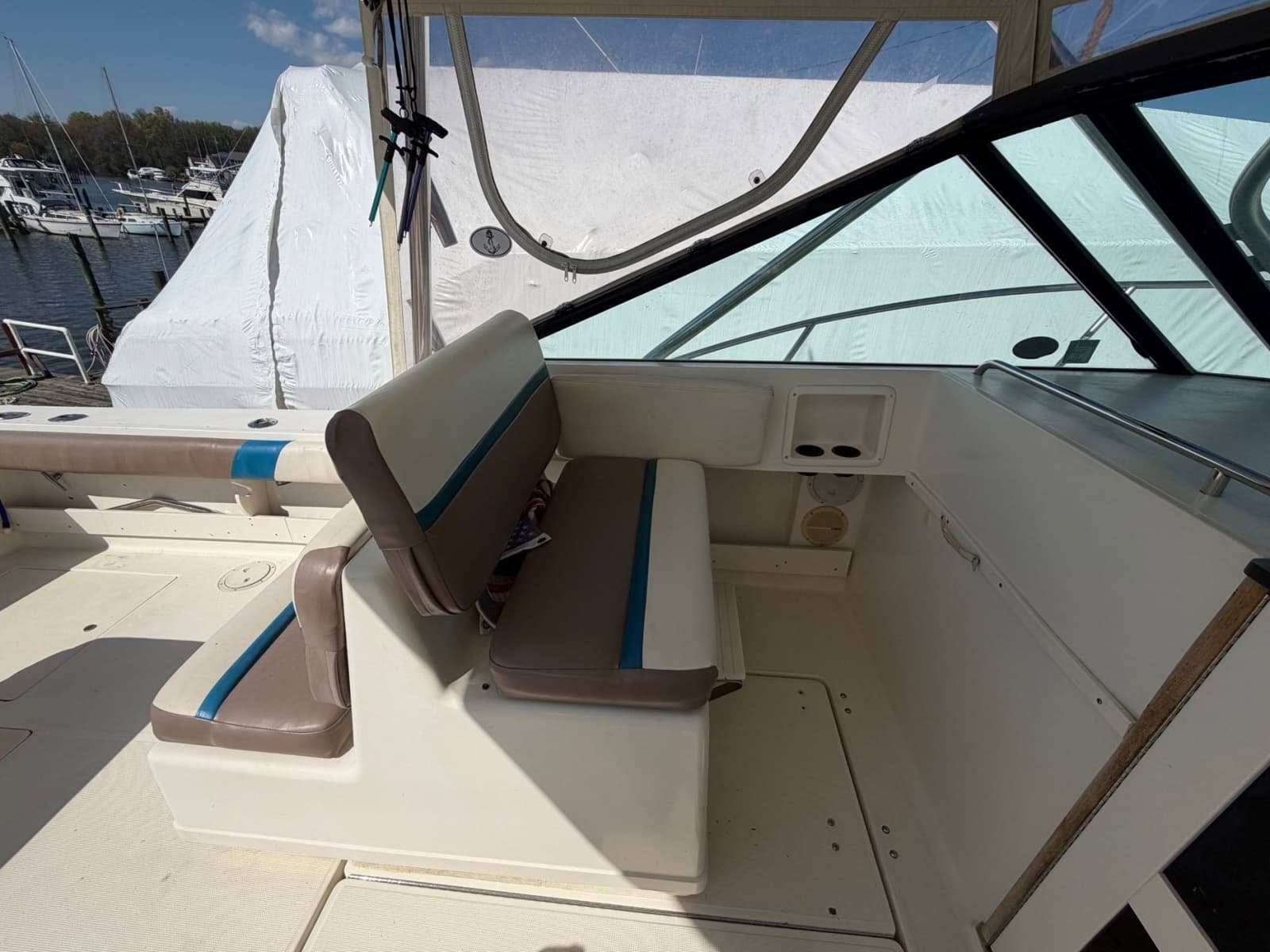 1997 Pursuit 3100 Express