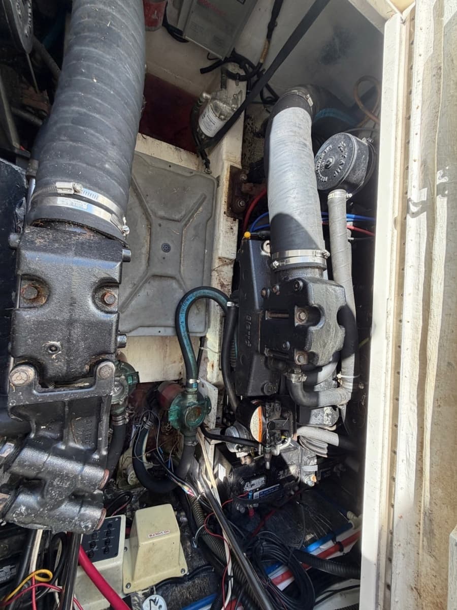 1997 Pursuit 3100 Express