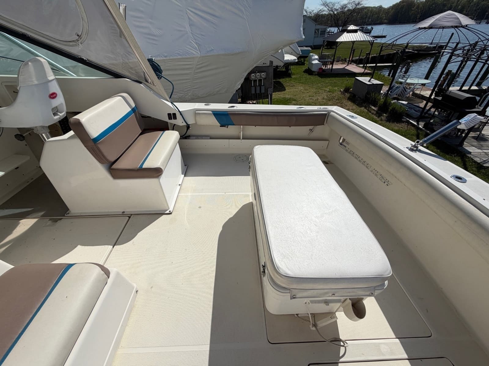 1997 Pursuit 3100 Express