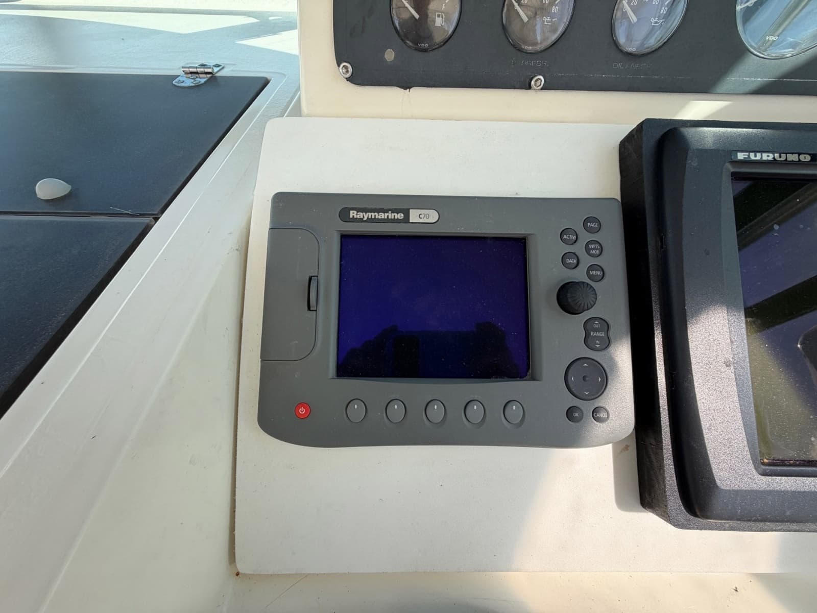 1997 Pursuit 3100 Express