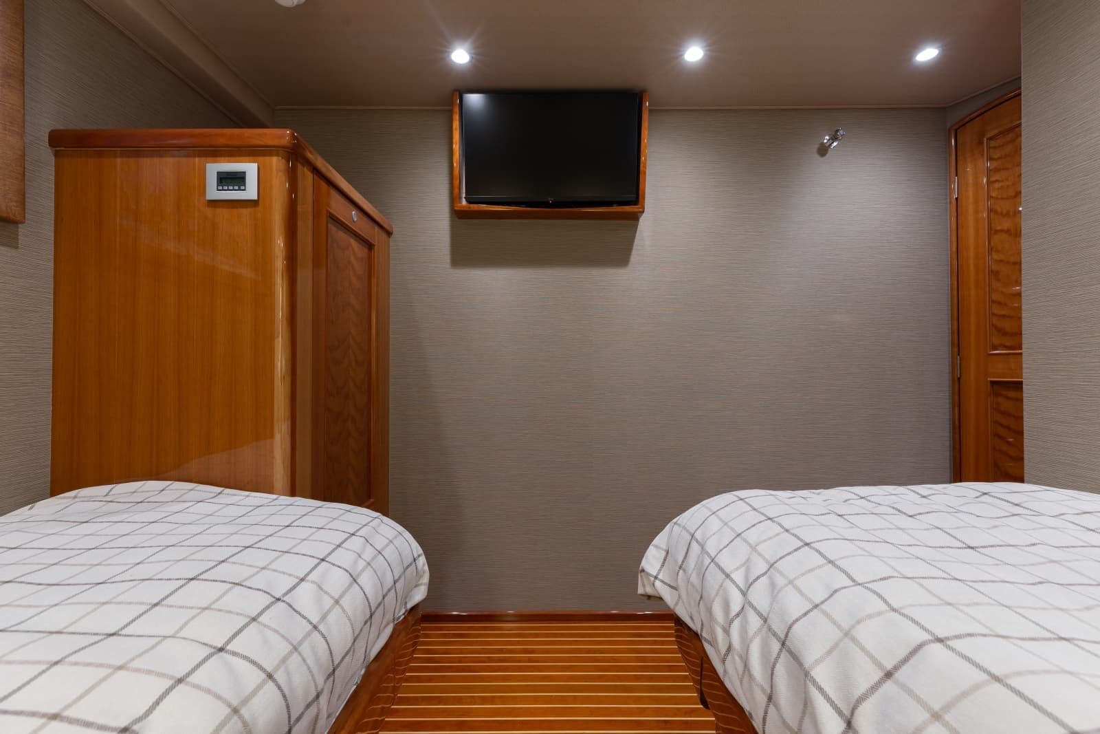 2016 Viking Skybridge