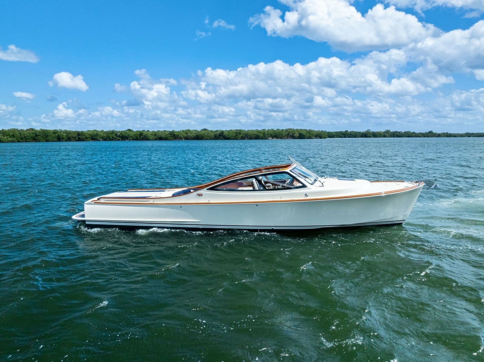 2008 Hinckley Talaria 38R