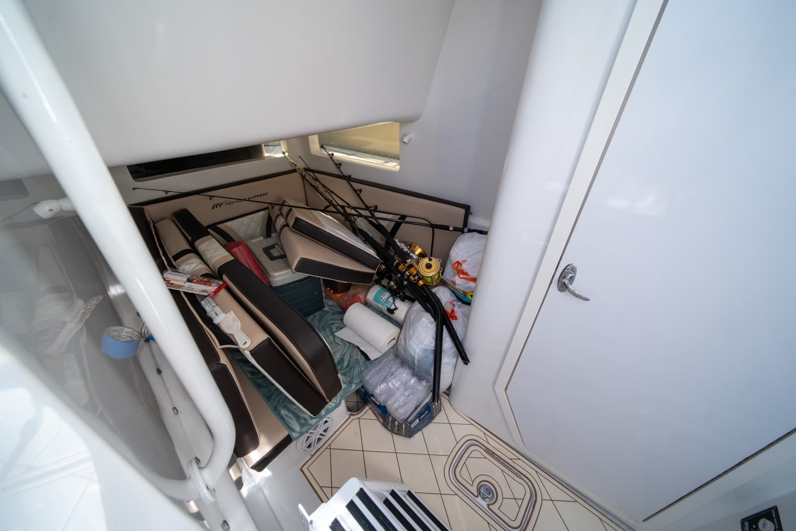 2019 Midnight Express 