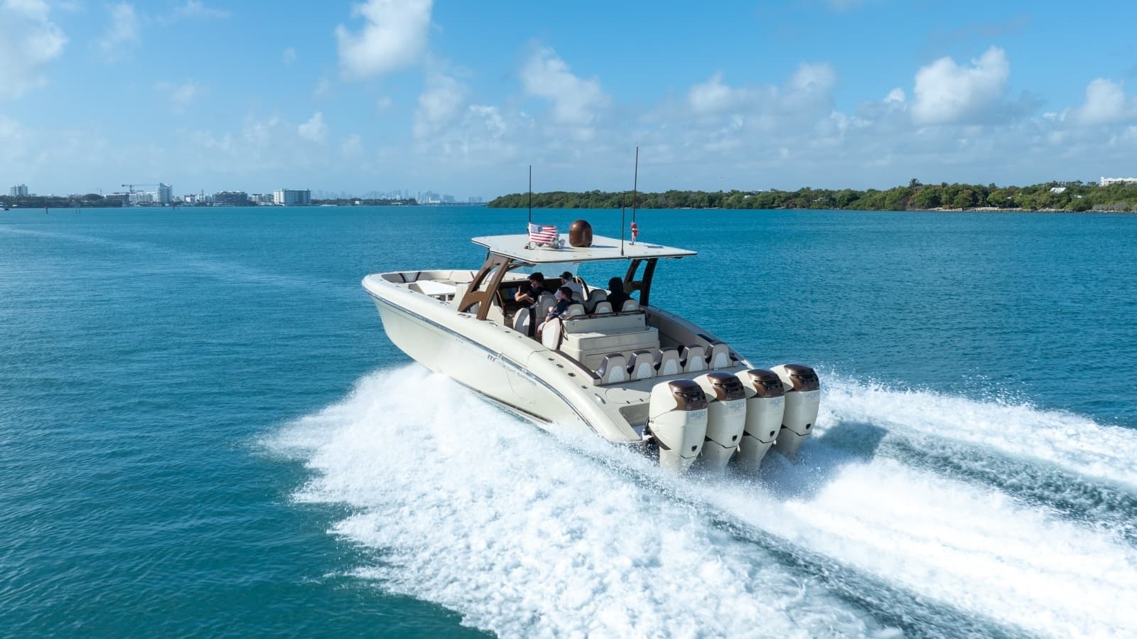 2019 Midnight Express 