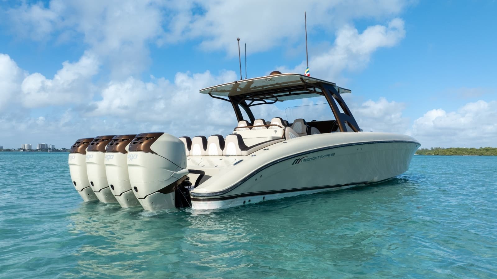 2019 Midnight Express 