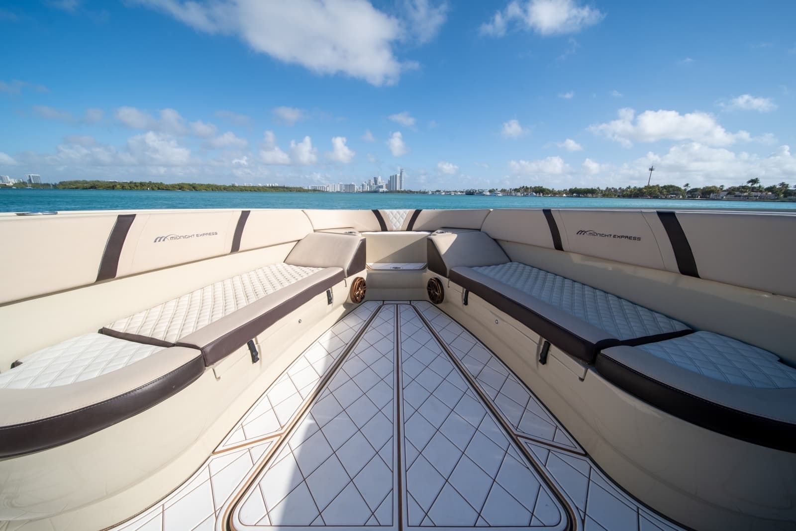 2019 Midnight Express 