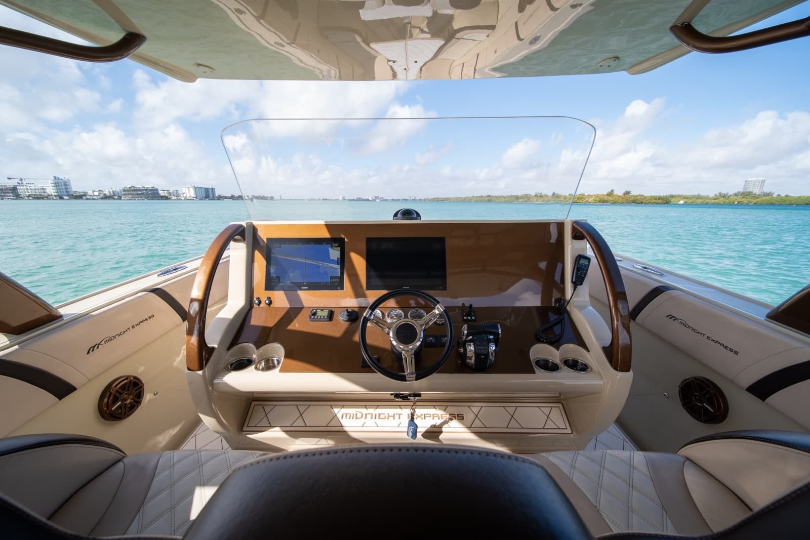 2019 Midnight Express 