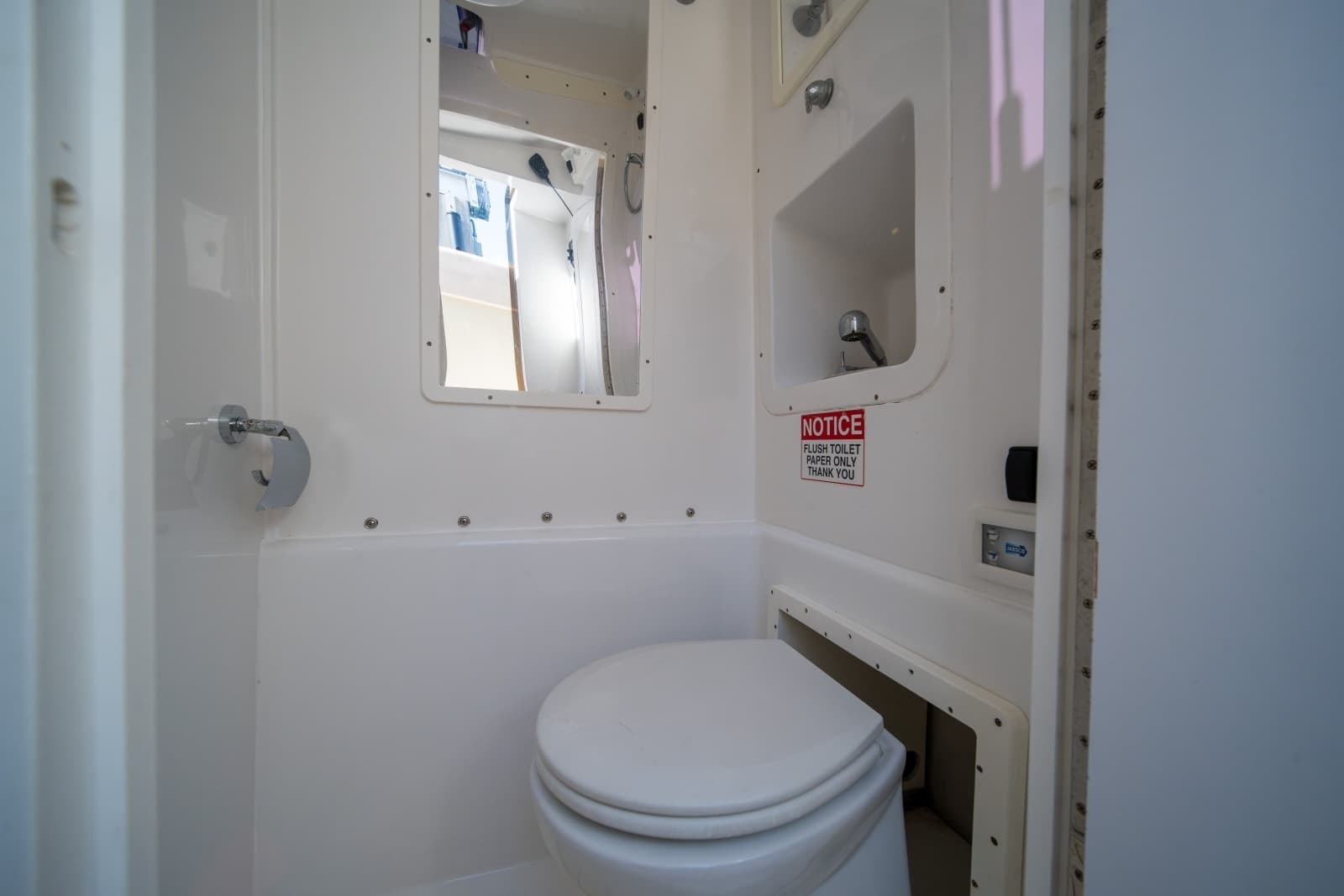 2019 Midnight Express 