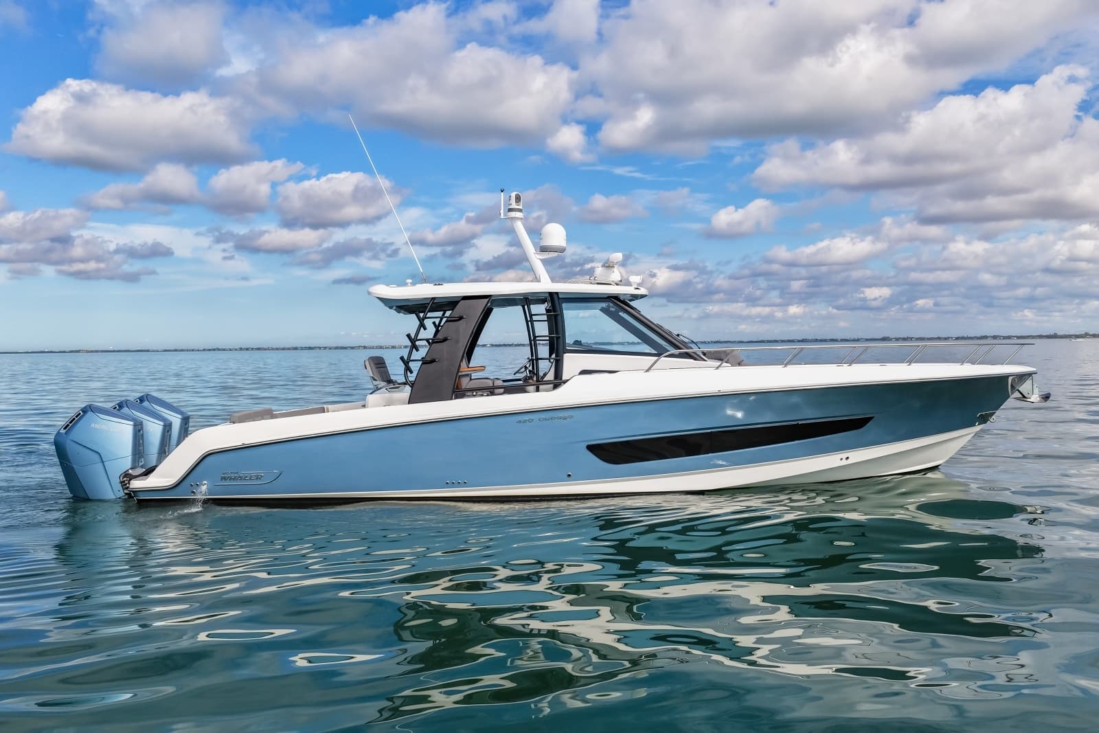 2023 Boston Whaler 