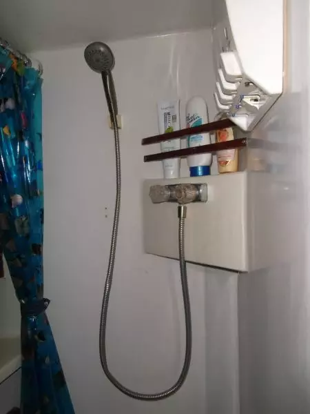 1995 Sportfish Shower