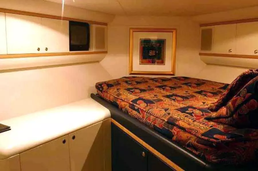 1996 Lazzara Yachts GRAND SALON