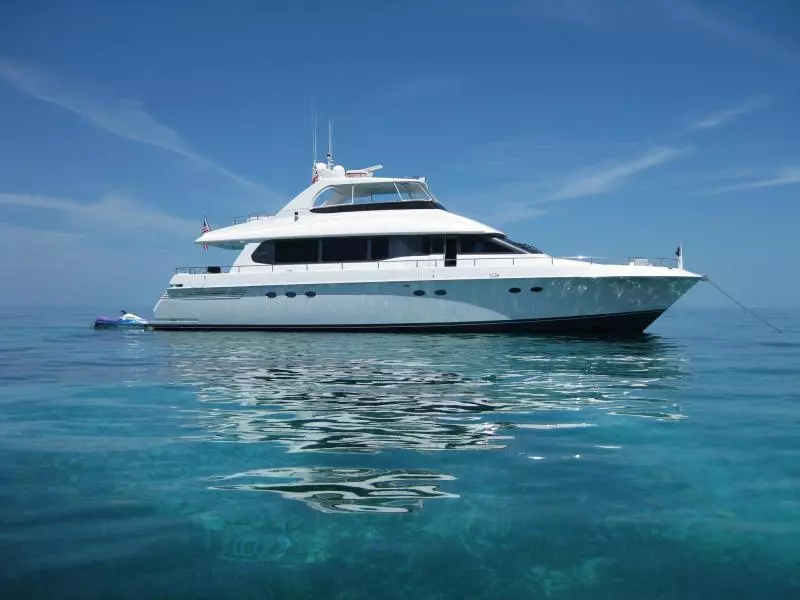 1996 Lazzara Yachts GRAND SALON