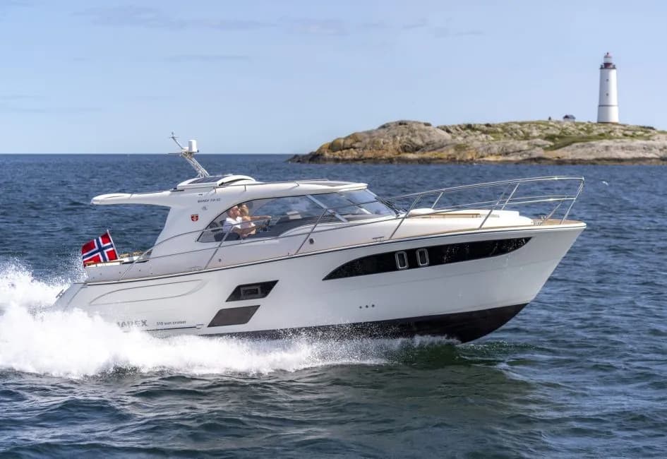 Marex 310 Sun Cruiser Boat Review “Spacious, Fast, Marex 310 Sun Cruiser Sea Trial”